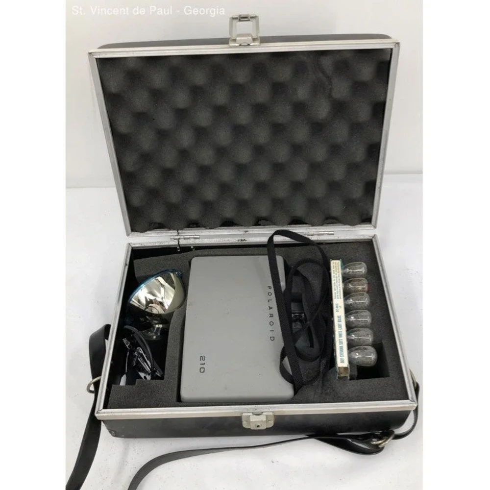 Vintage 1960's Polaroid Automatic 210 Land Camera w/ Flash‎ & Case Untested Read